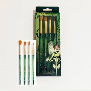 Revolution × DC Poison Ivy Brush Set